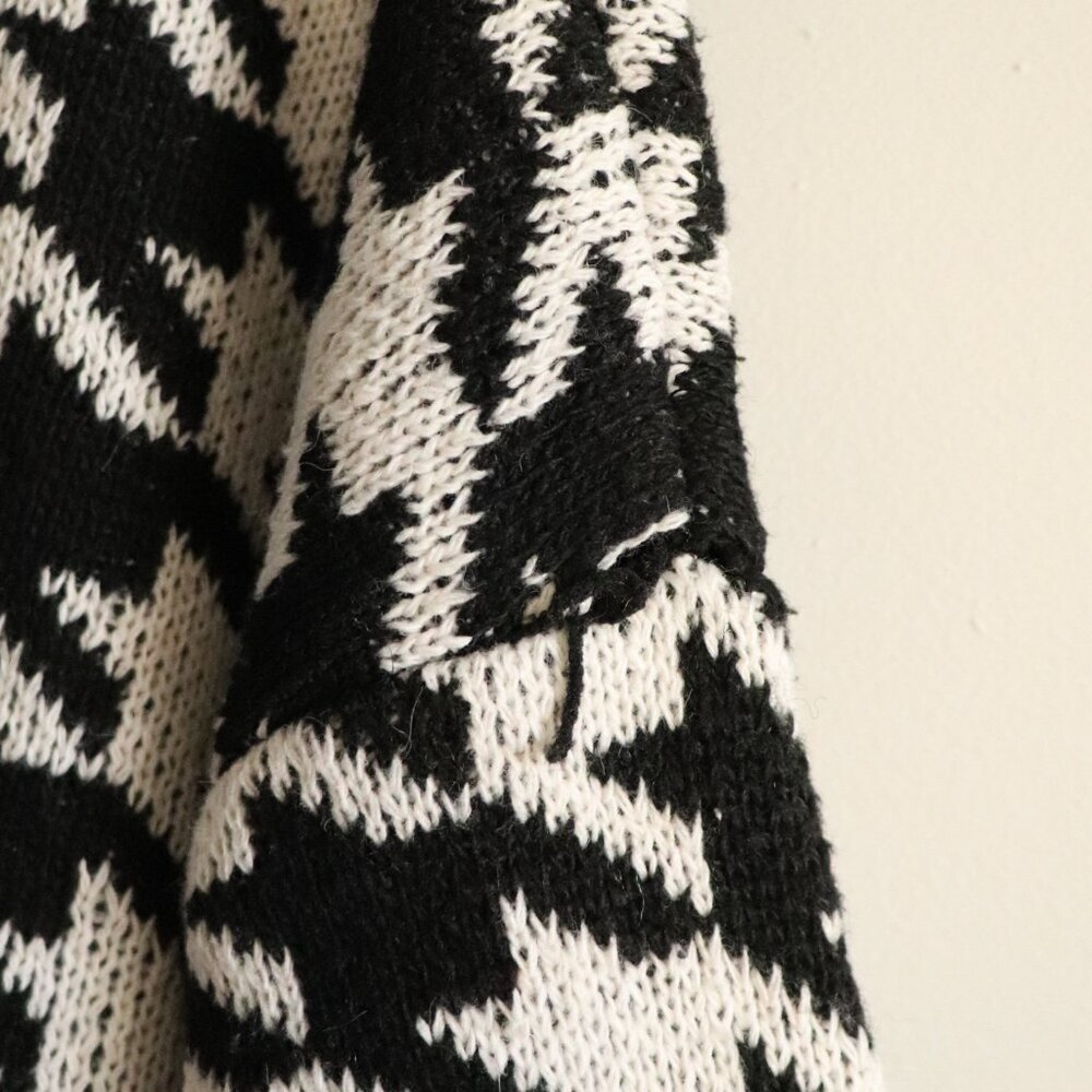 Women's Black/White Sz S Houndstooth Buttoned V-Neck Knit Sweater Cardigan - Picture 8 of 10